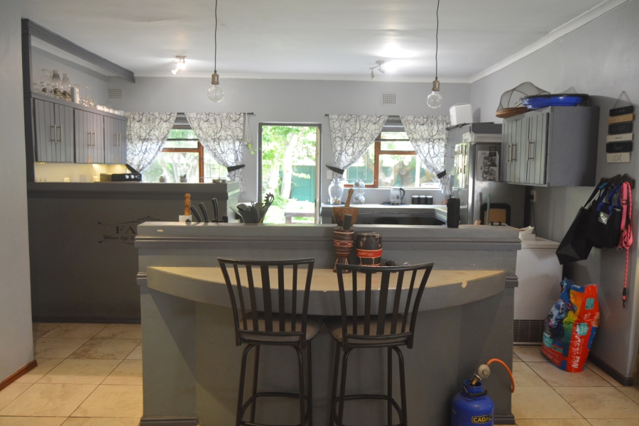 3 Bedroom Property for Sale in Sandbaai Western Cape